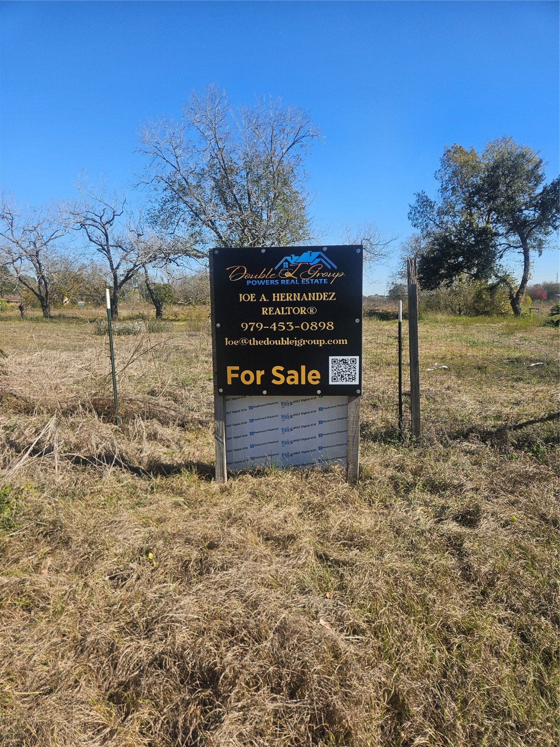 2925 West Street Rosenberg, TX 77471 - Photo 6 of 15 a sign board with yard