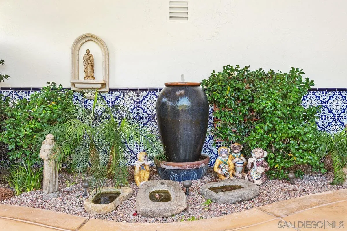3942 Via Reposo Rancho Santa Fe, CA 92091 - Photo 6 of 16