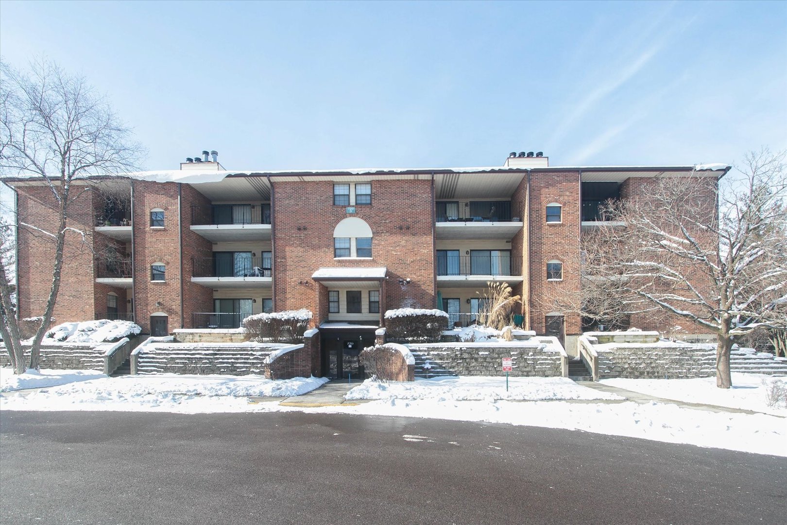 720 Weidner Road, Unit 205 Buffalo Grove, IL 60089 - Photo 1 of 27 Gallery Image 1