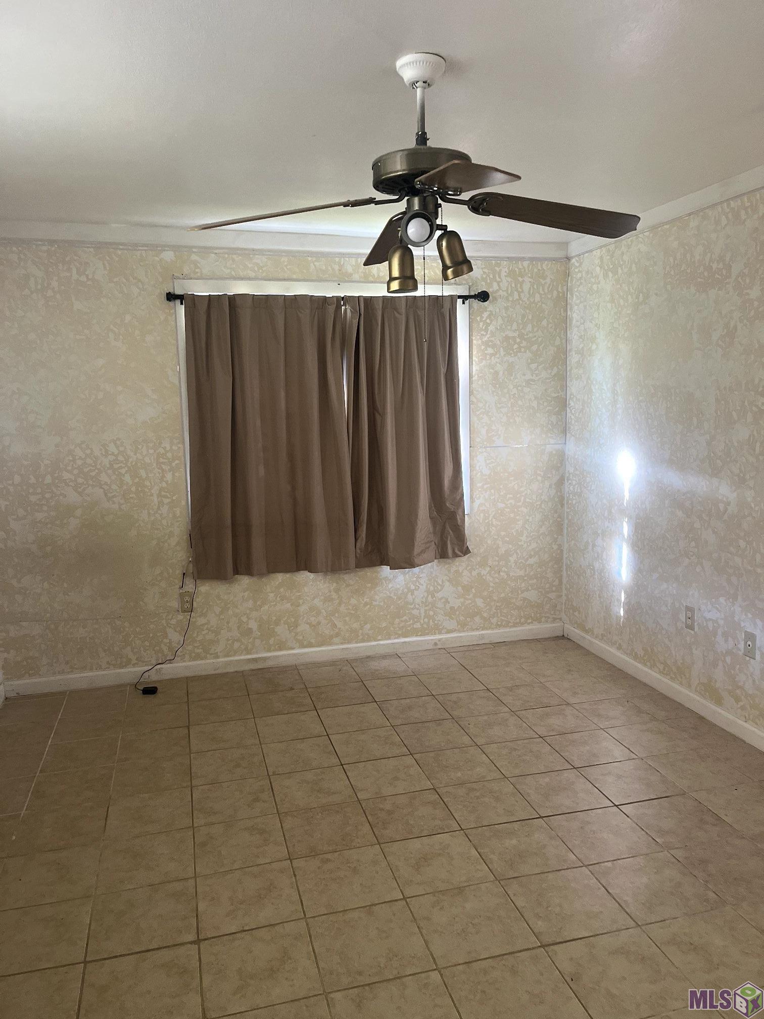 1595 Bellfort Drive Baton Rouge, LA 70815 - Photo 3 of 7