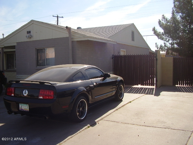 6815 West Camelback Road Phoenix, AZ 85033 - Photo 4 of 15 rv gate