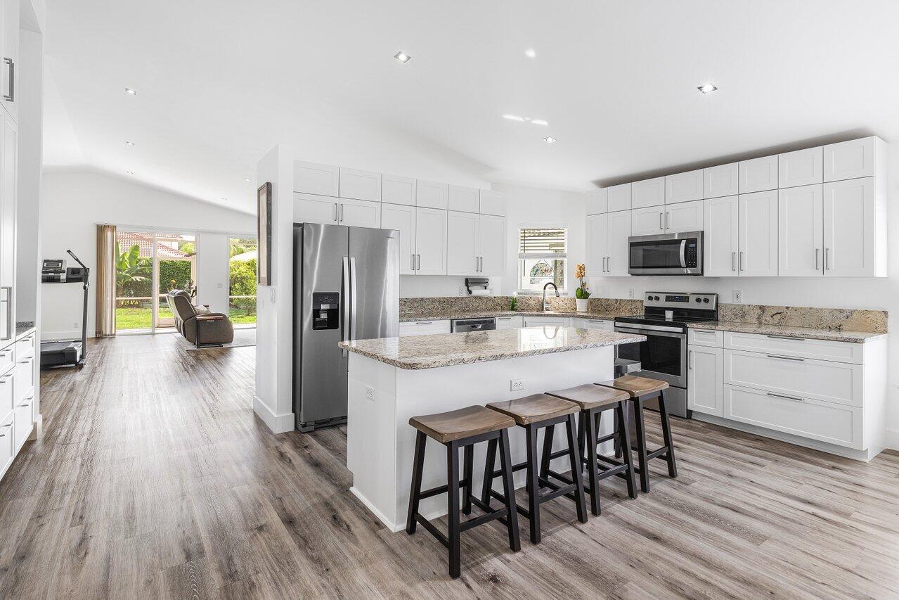 2802 Waters Edge Circle Greenacres, FL 33413 - Photo 12 of 52 Kitchen'