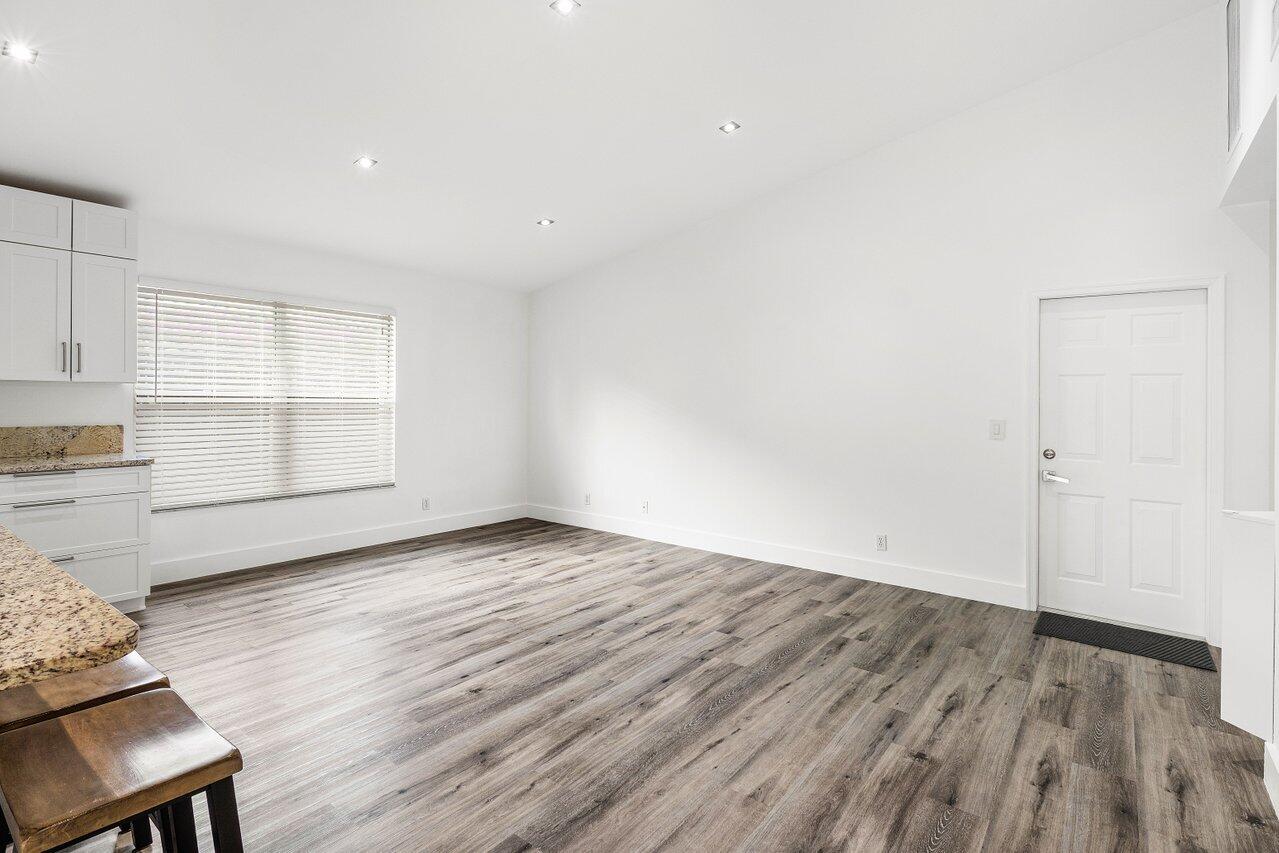 2802 Waters Edge Circle Greenacres, FL 33413 - Photo 18 of 52 Eat in Kitchen