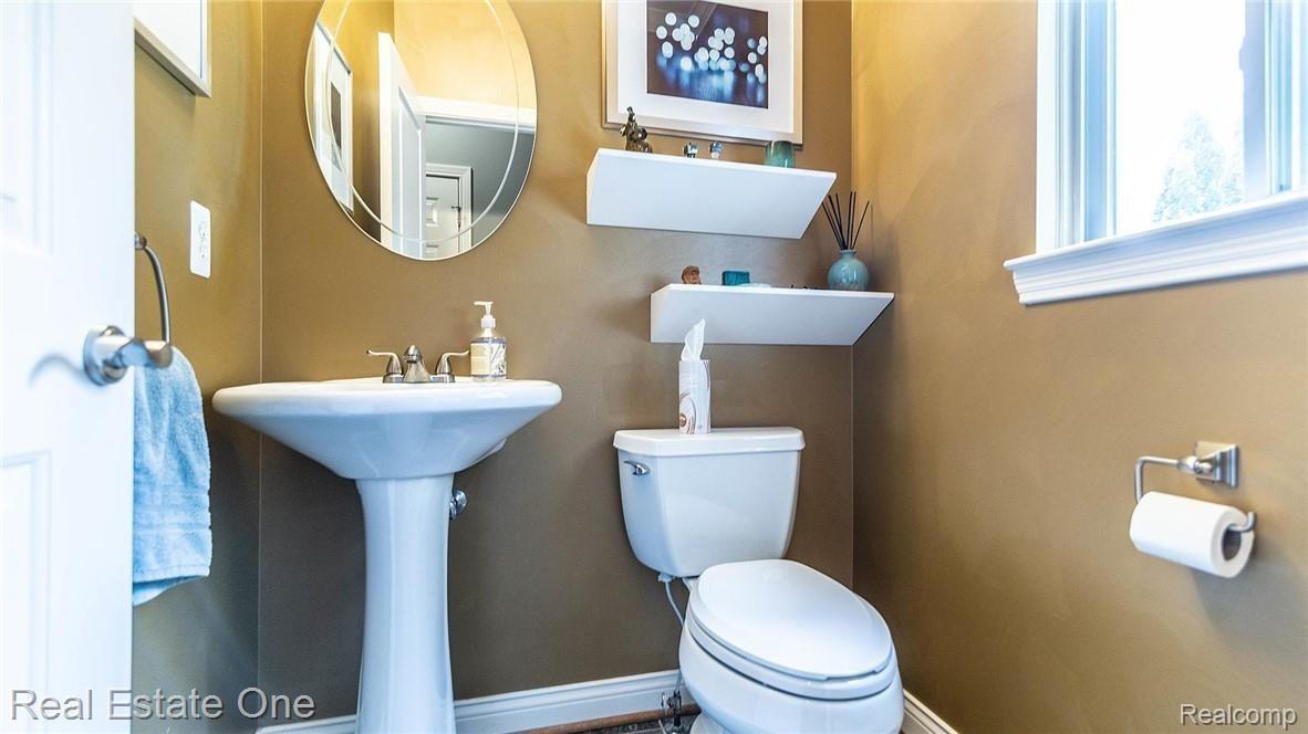 122 Woodside Road Royal Oak, MI 48073 - Photo 21 of 56 00__17.jpg