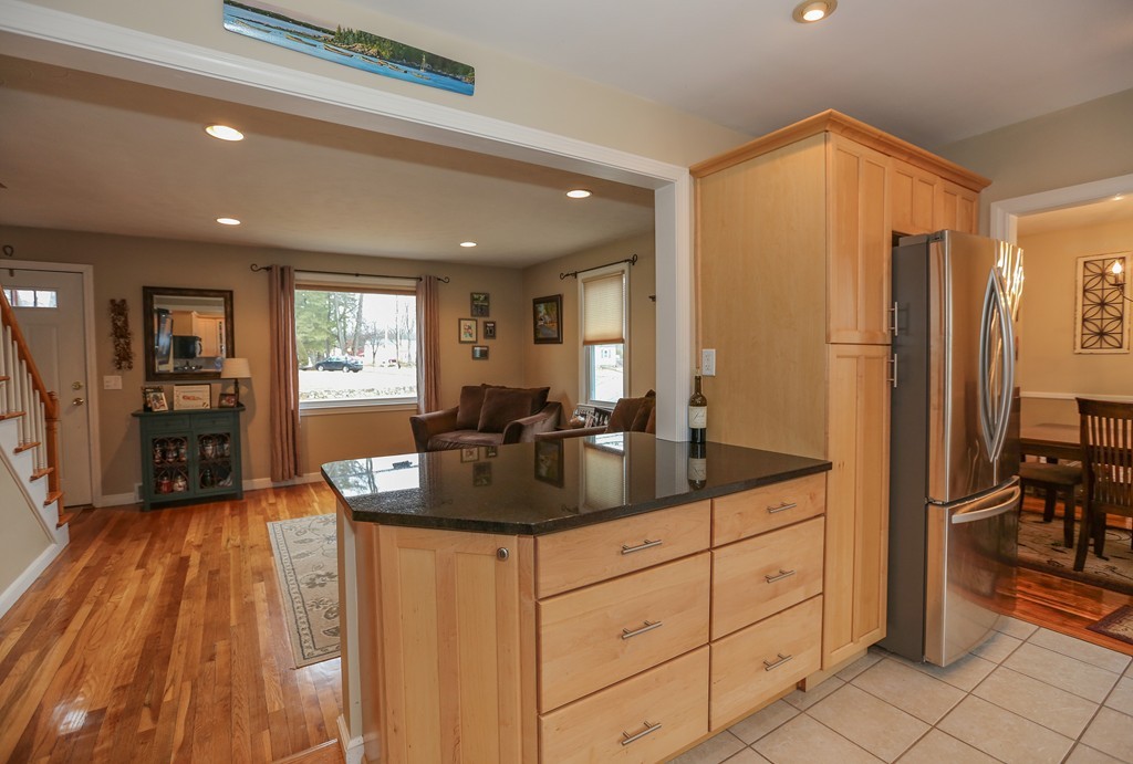 109 Northgate Road Northborough, MA 01532 - Photo 4 of 29 Gallery Image 4