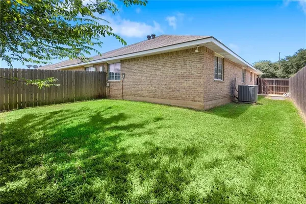 $1,575 | 3611 Oldenburg Court, College Station, TX 77845