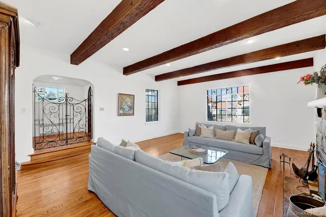 $1,399,000 | 166 West Olive Street, Long Beach, NY 11561