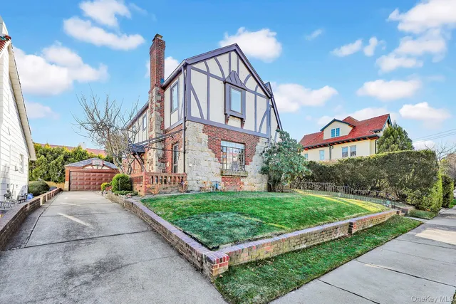 $1,399,000 | 166 West Olive Street, Long Beach, NY 11561