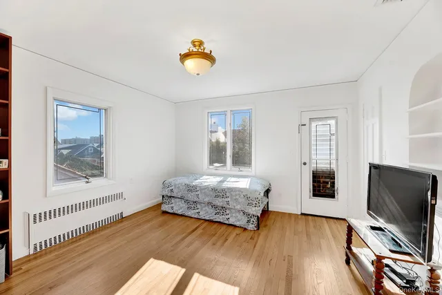 $1,399,000 | 166 West Olive Street, Long Beach, NY 11561