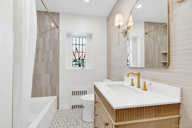 $1,399,000 | 166 West Olive Street, Long Beach, NY 11561