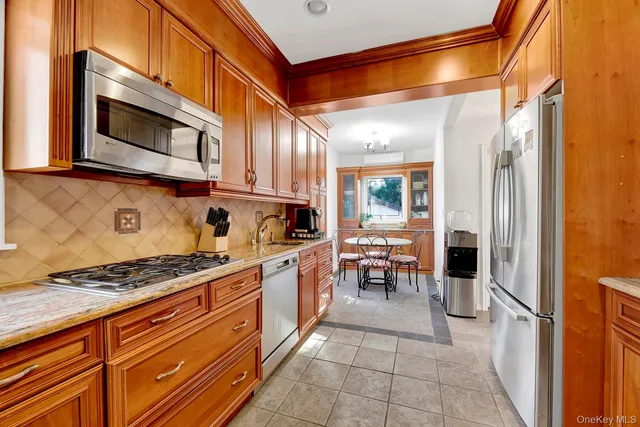 $1,399,000 | 166 West Olive Street, Long Beach, NY 11561