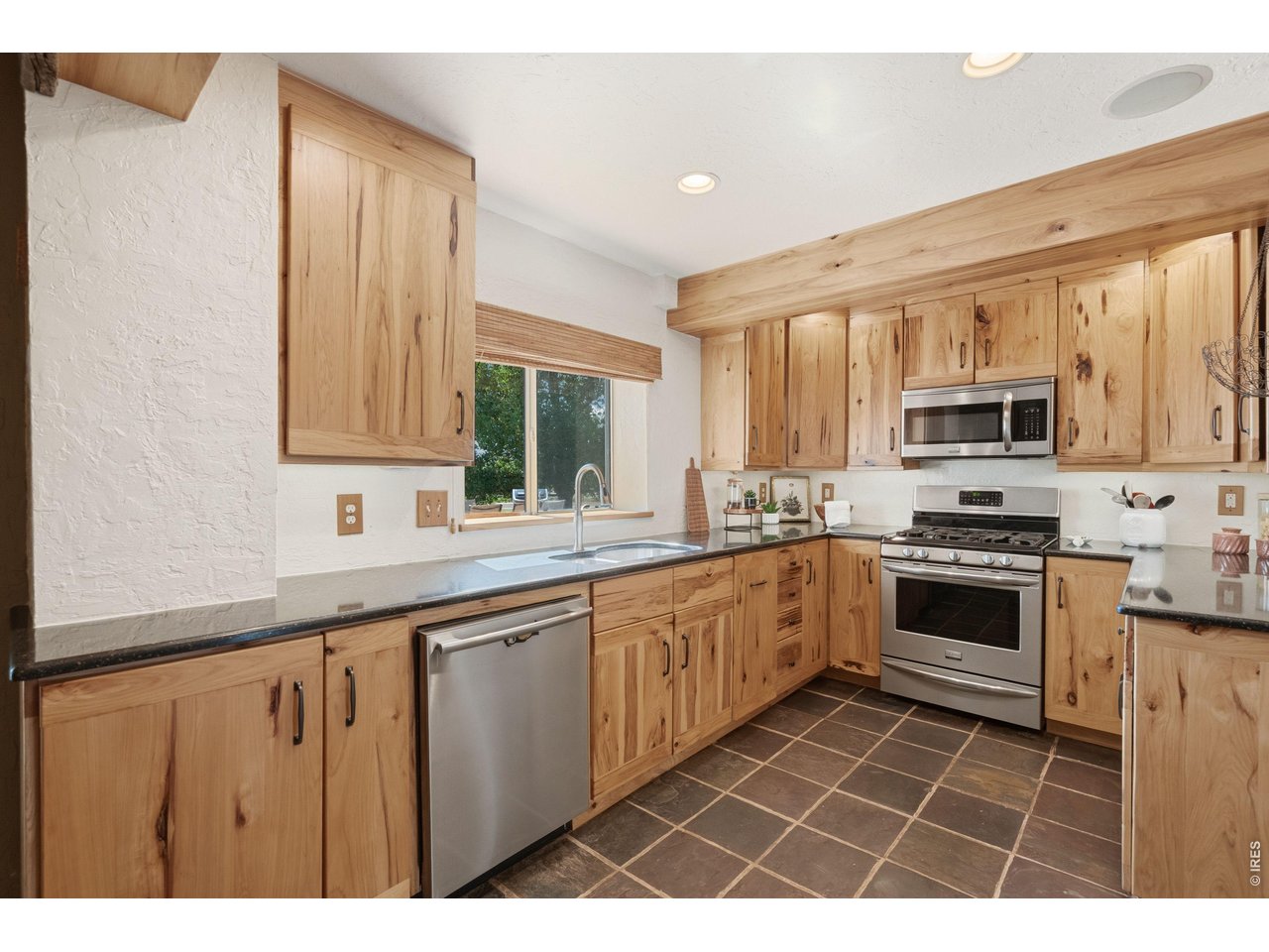 54 Rist View Road Bellvue, CO 80512 - Photo 7 of 50 Stainless Steel Appliances, Granite Slab Countertops and Hickory Cabinets!