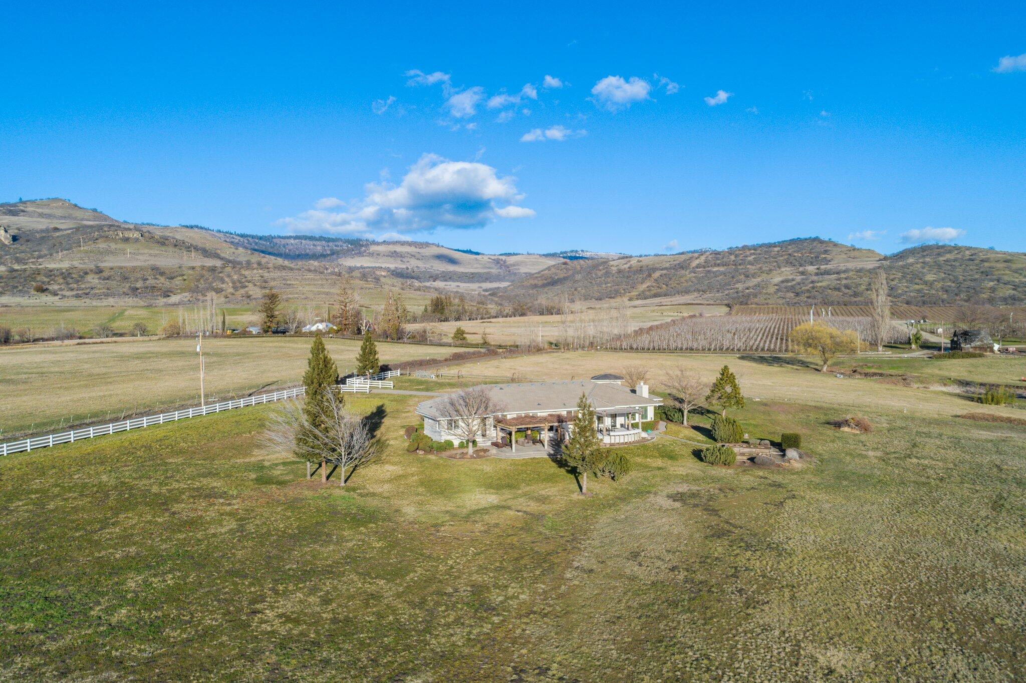 5710 Amerman Road Ashland, OR 97520 - Photo 63 of 76 63-web-or-mls-DJI_0048