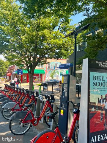 $750,000 | 2937 Landover Street, Alexandria, VA 22305