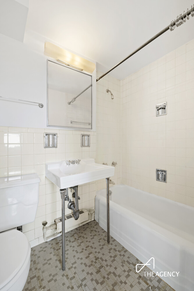 345 East 69th Street, Unit PHD Manhattan, NY 10021 - Photo 13 of 15