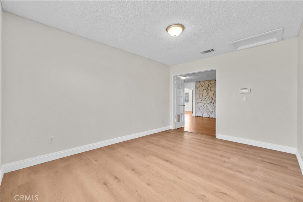 553 East Home Street Rialto, CA 92376 - Photo 15 of 26 Office or bedroom