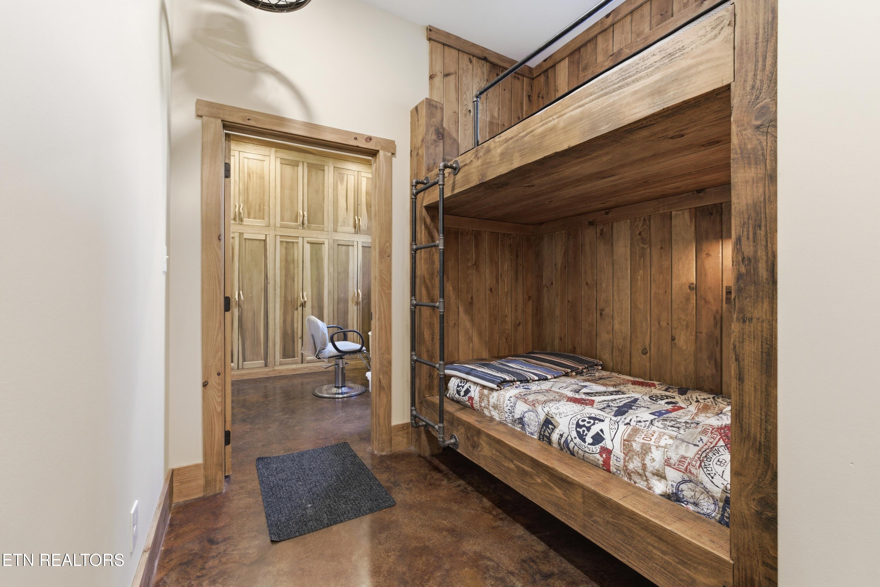 476 Waterfront Way Ten Mile, TN 37880 - Photo 36 of 50 Built in Bunks