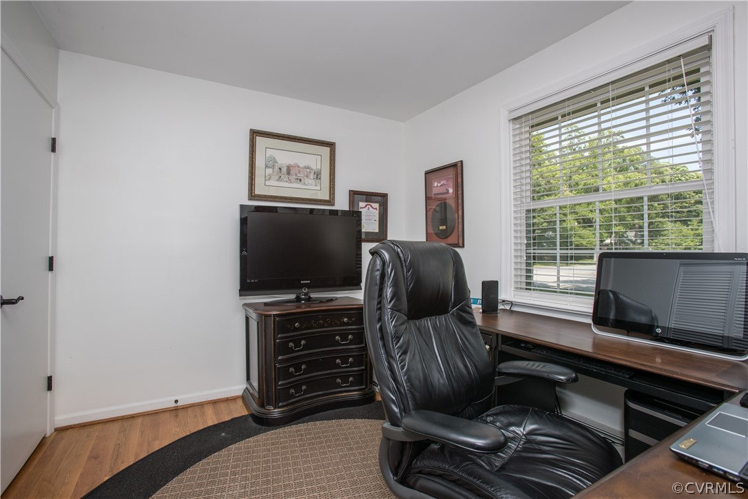 1620 Featherstone Drive Midlothian, VA 23113 - Photo 25 of 29 a living room with furniture and a flat screen tv