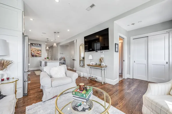 $7,500 | 1650 Columbia Road, Unit 1, Boston, MA 02127
