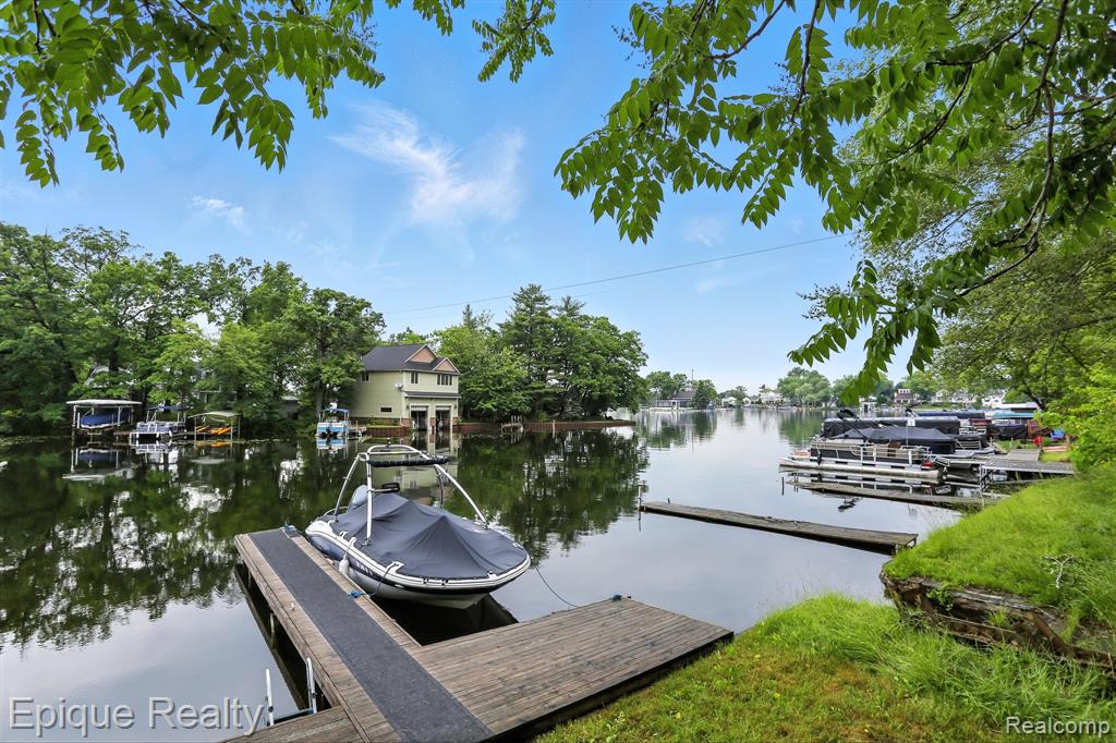 481 Heights Road Lake Orion, MI 48362 - Photo 7 of 33