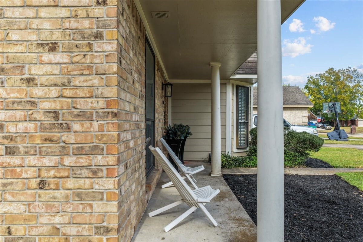 7111 Tonkawa Street Baytown, TX 77521 - Photo 23 of 23 a view of a balcony