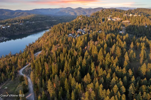 $1,750,000 | Xxx East Potlatch Hill Road, Coeur D'Alene, ID 83814