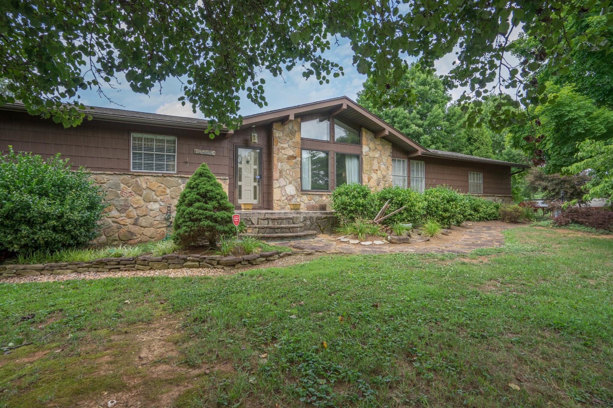 441 Orchard Knob Road Clinton, TN 37716 - Photo 1 of 33 a front view of house with yard and green space