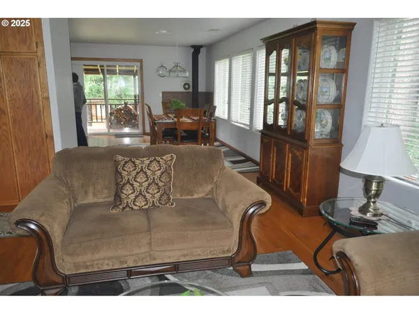 $750,000 | 4215 Mt Reuben Road, Glendale, OR 97442