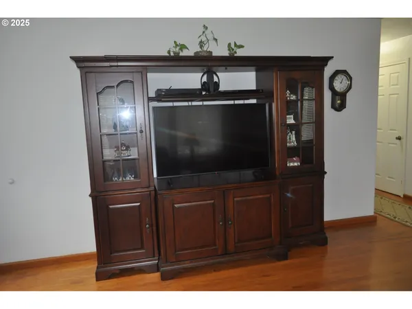 $750,000 | 4215 Mt Reuben Road, Glendale, OR 97442