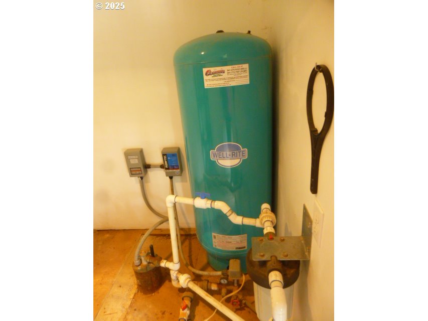 4215 Mt Reuben Road Glendale, OR 97442 - Photo 32 of 40