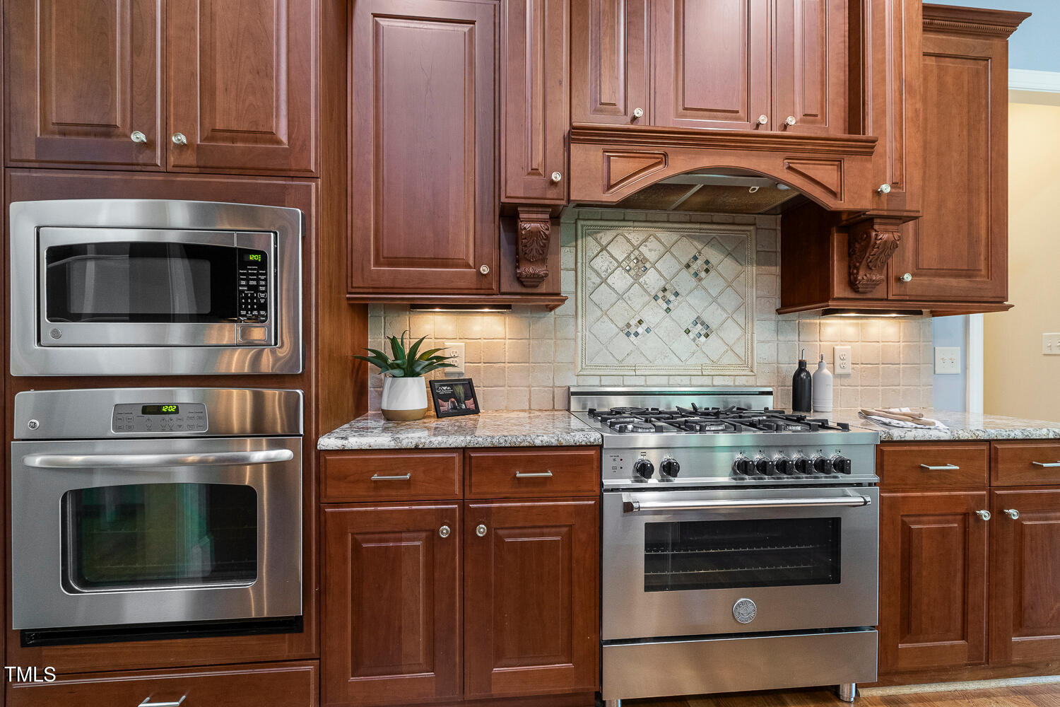 518 Foxdale Ridge Drive Cary, NC 27519 - Photo 17 of 99 518 Foxdale Ridge Dr Cary NC-large-023-0