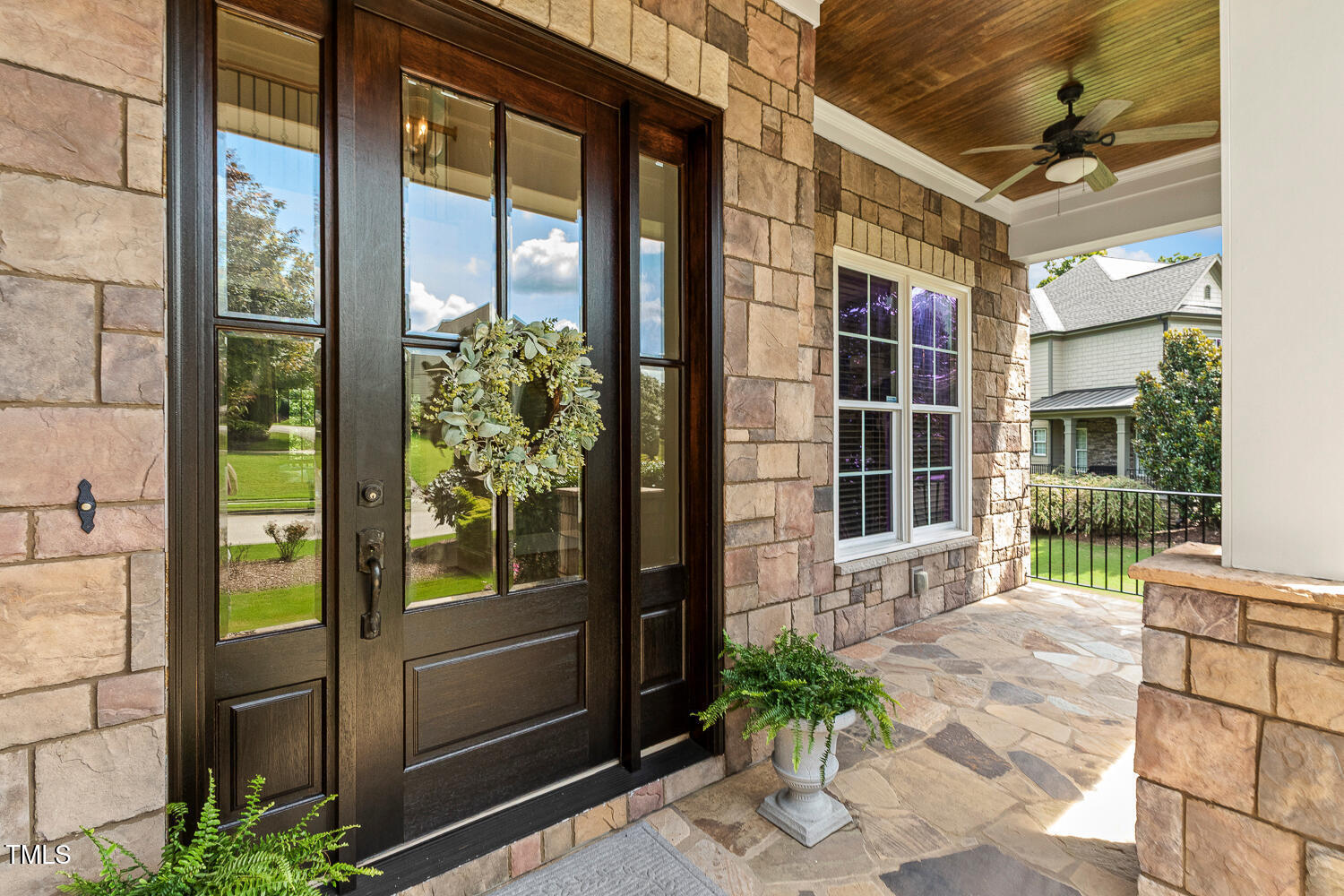 518 Foxdale Ridge Drive Cary, NC 27519 - Photo 5 of 99 518 Foxdale Ridge Dr Cary NC-large-010-0