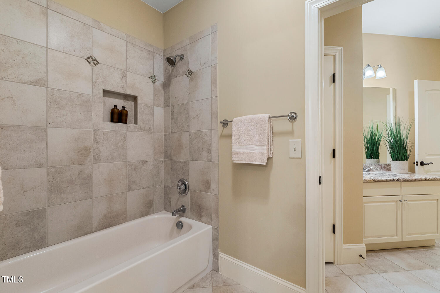 518 Foxdale Ridge Drive Cary, NC 27519 - Photo 58 of 99 518 Foxdale Ridge Dr Cary NC-large-064-0