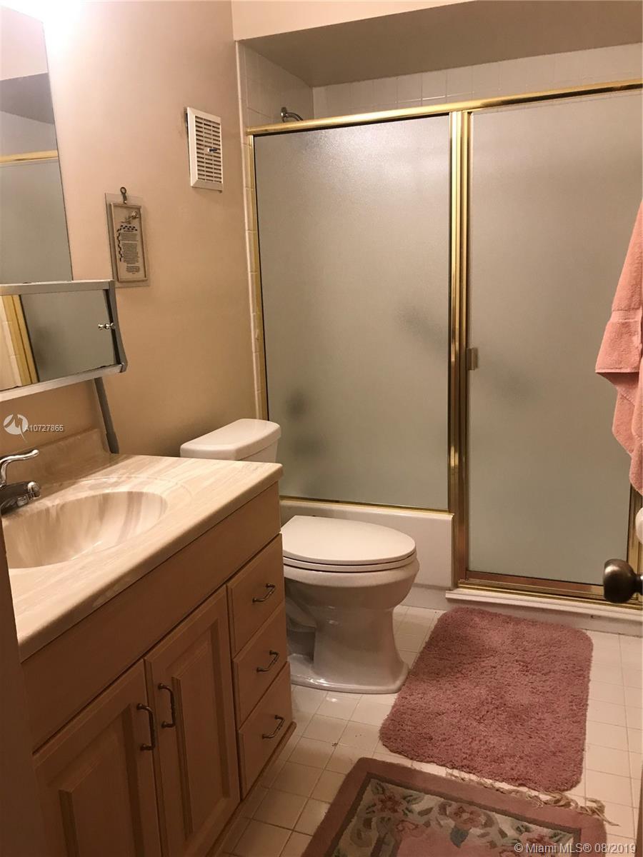 11529 Southwest 109th Road, Unit 20E Miami, FL 33176 - Photo 3 of 10 Gallery Image 3
