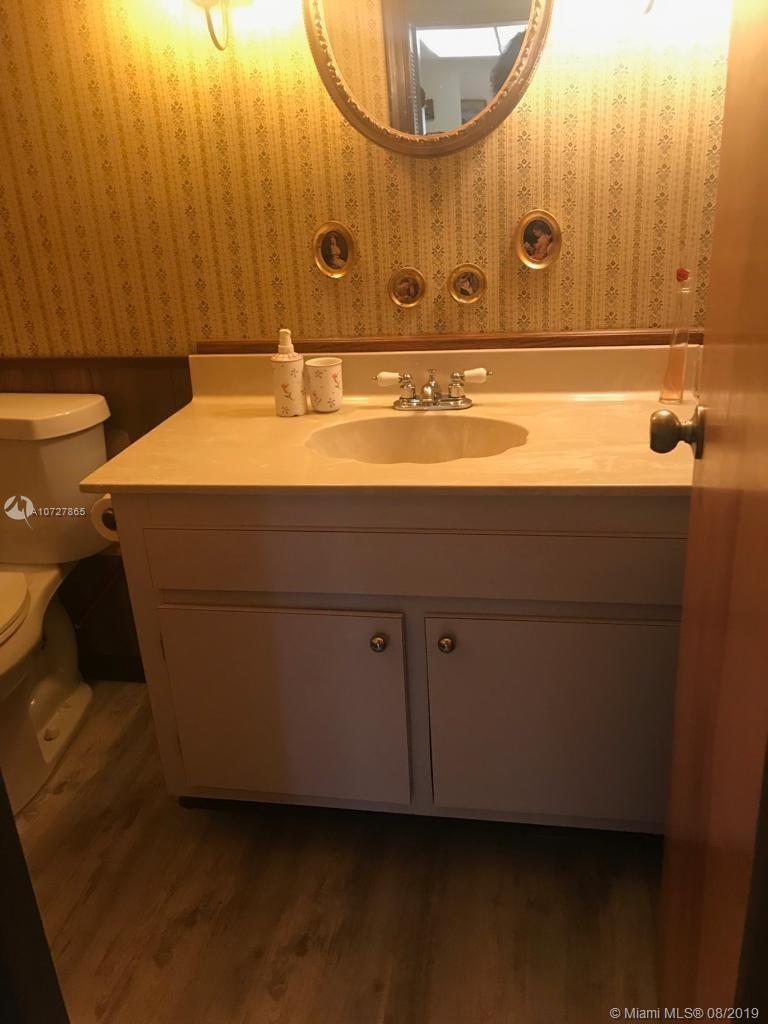 11529 Southwest 109th Road, Unit 20E Miami, FL 33176 - Photo 6 of 10 Gallery Image 6