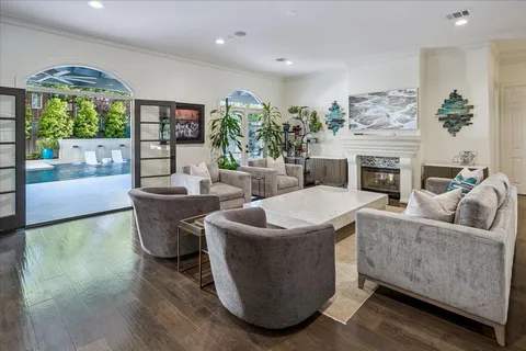 $3,195,000 | 5201 Cedar Creek Drive, Houston, TX 77056