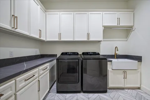 $3,195,000 | 5201 Cedar Creek Drive, Houston, TX 77056