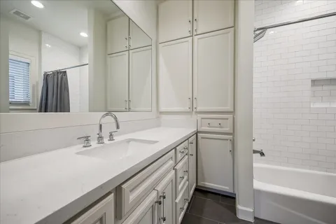 $3,195,000 | 5201 Cedar Creek Drive, Houston, TX 77056