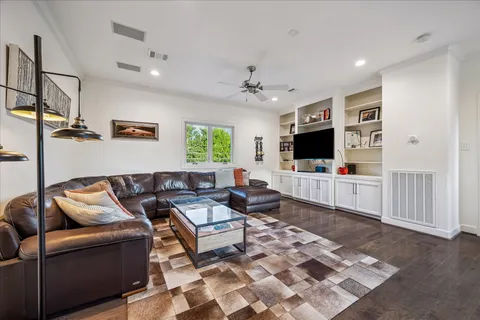 $3,195,000 | 5201 Cedar Creek Drive, Houston, TX 77056