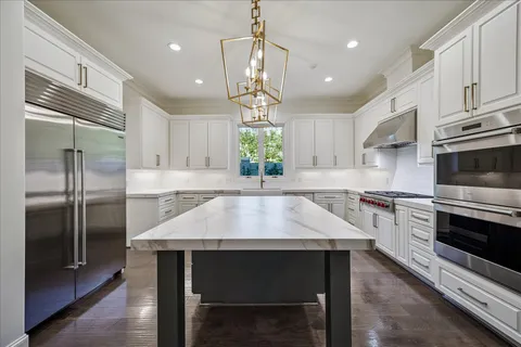 $3,195,000 | 5201 Cedar Creek Drive, Houston, TX 77056