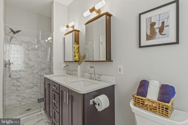 $790,000 | 323 Helmuth Lane, Alexandria, VA 22304