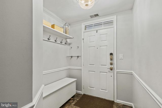 $790,000 | 323 Helmuth Lane, Alexandria, VA 22304