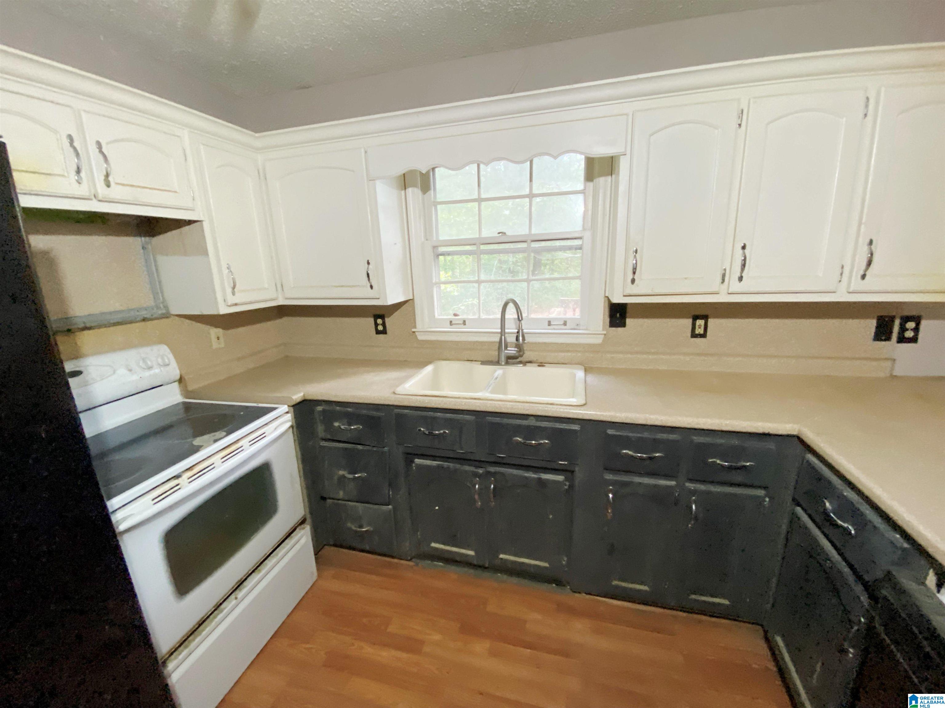 7695 Faucett Cut-Off Road Pinson, AL 35126 - Photo 4 of 55