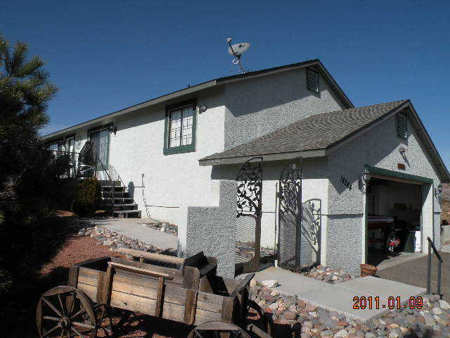 18264 Spoon Road Peeples Valley, AZ 86332 - Photo 1 of 18 ExteriorGarage