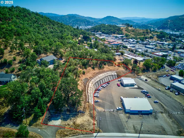 $250,000 | 797 Northeast Garden Valley Boulevard, Roseburg, OR 97470