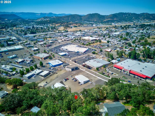 $250,000 | 797 Northeast Garden Valley Boulevard, Roseburg, OR 97470
