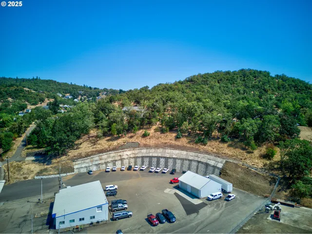 $250,000 | 797 Northeast Garden Valley Boulevard, Roseburg, OR 97470