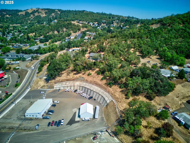 $250,000 | 797 Northeast Garden Valley Boulevard, Roseburg, OR 97470