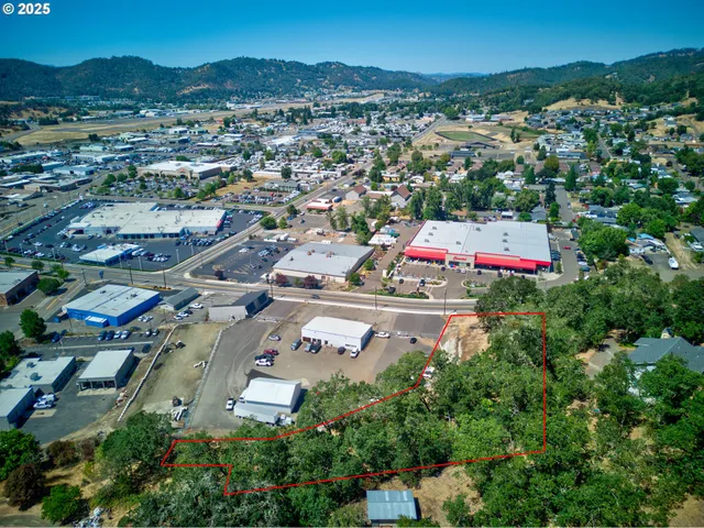 $250,000 | 797 Northeast Garden Valley Boulevard, Roseburg, OR 97470