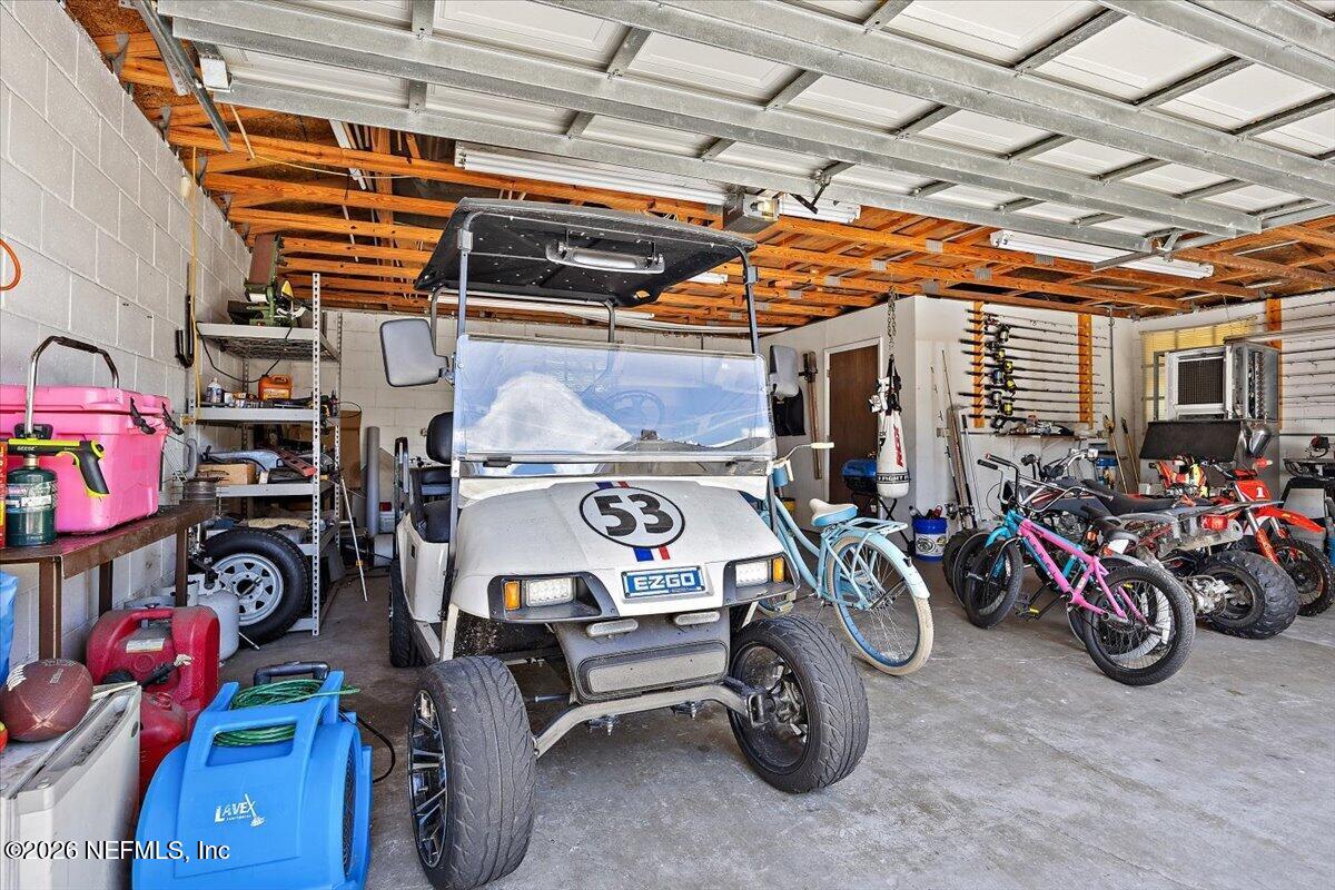 11214 Emuness Road Jacksonville, FL 32218 - Photo 18 of 23 17-Garage